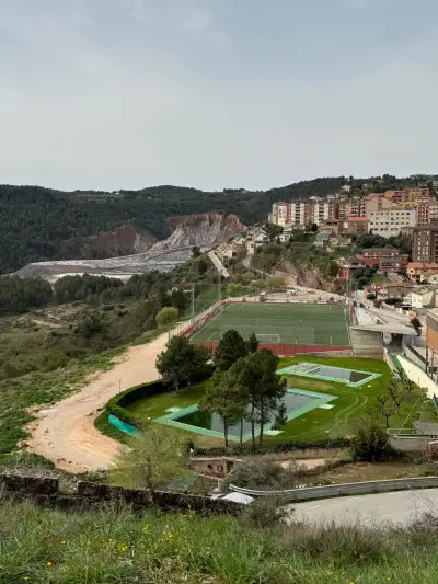 Minas de sal y zona deportiva de Cardona