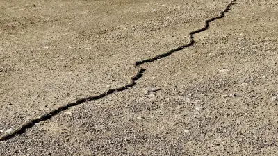 Orugas en el área de autocaravanas